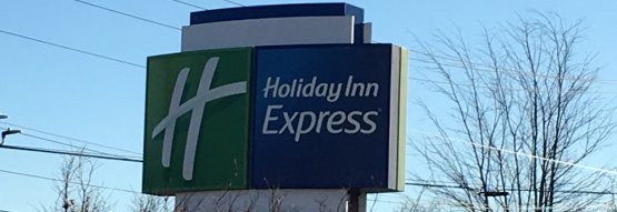Holiday Inn Express road sign