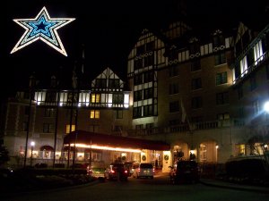 A view of the Hotel Roanoke at night